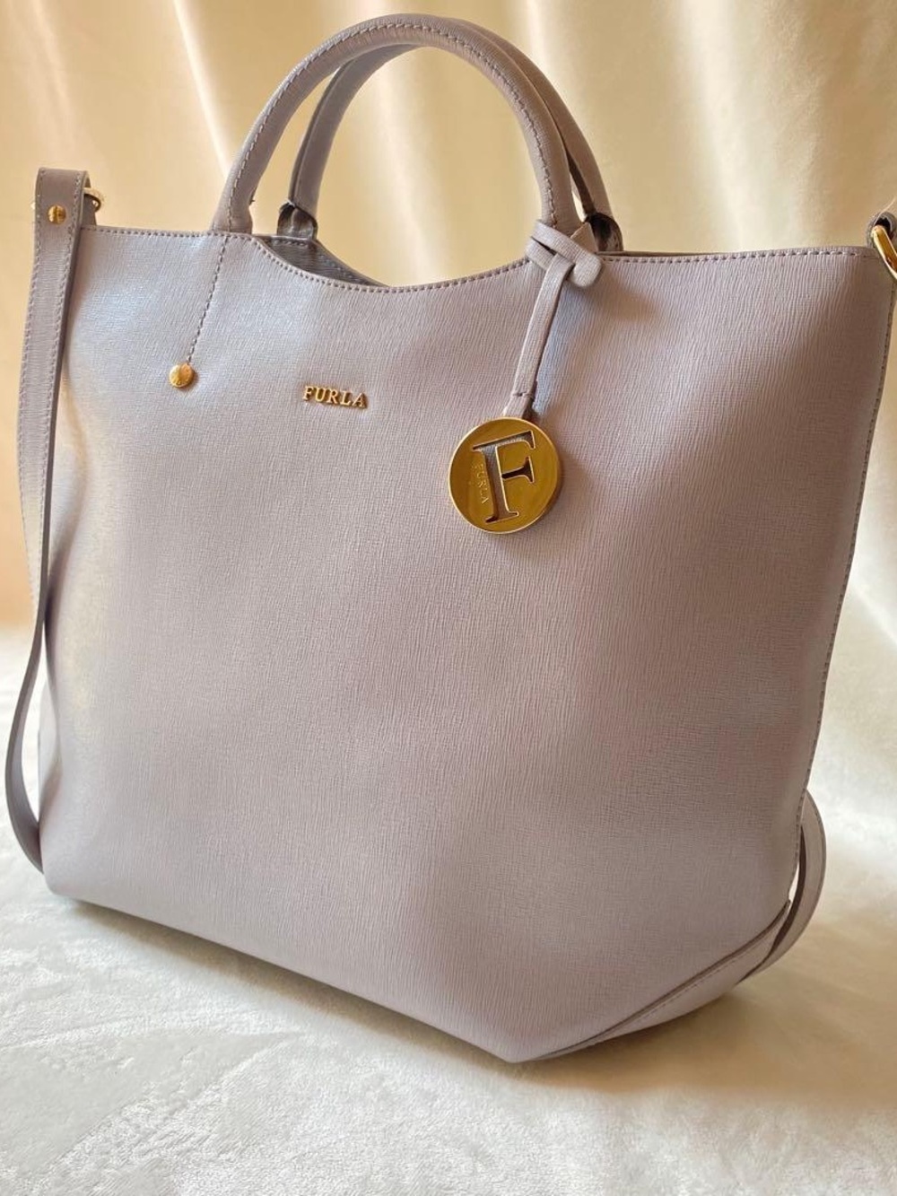 Furla Alissa White Saffiano Leather handbag with Gold Charm